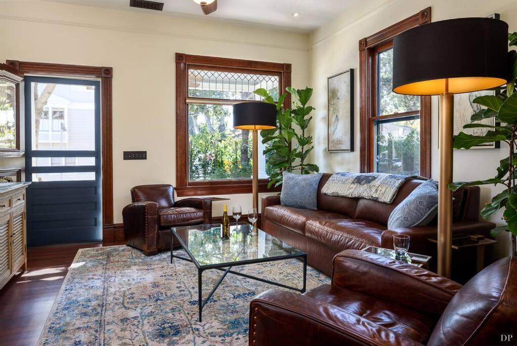 Upscale Downtown Home Walk To Beach Shops Bars 2 圣巴巴拉 外观 照片